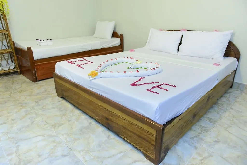 Zana Beach Guesthouse シアヌークビル ゲストハウス