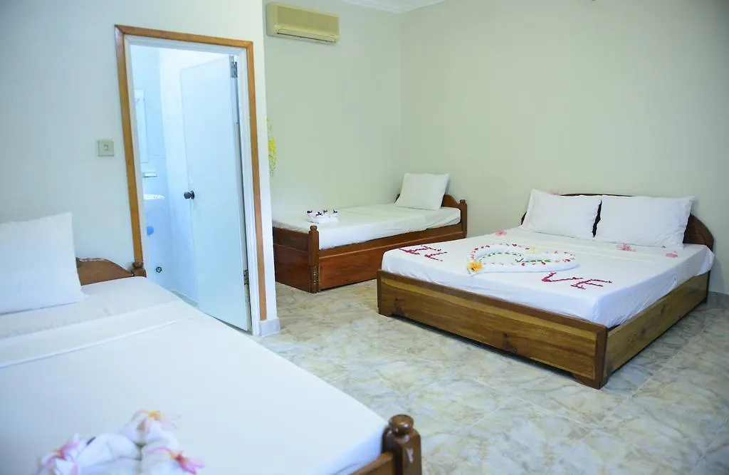 Zana Beach Guesthouse シアヌークビル ゲストハウス